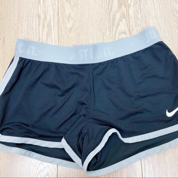 COPY - NikeTraining  Dri-Fit Mesh Shorts Size M in Black - Picture 8 of 8